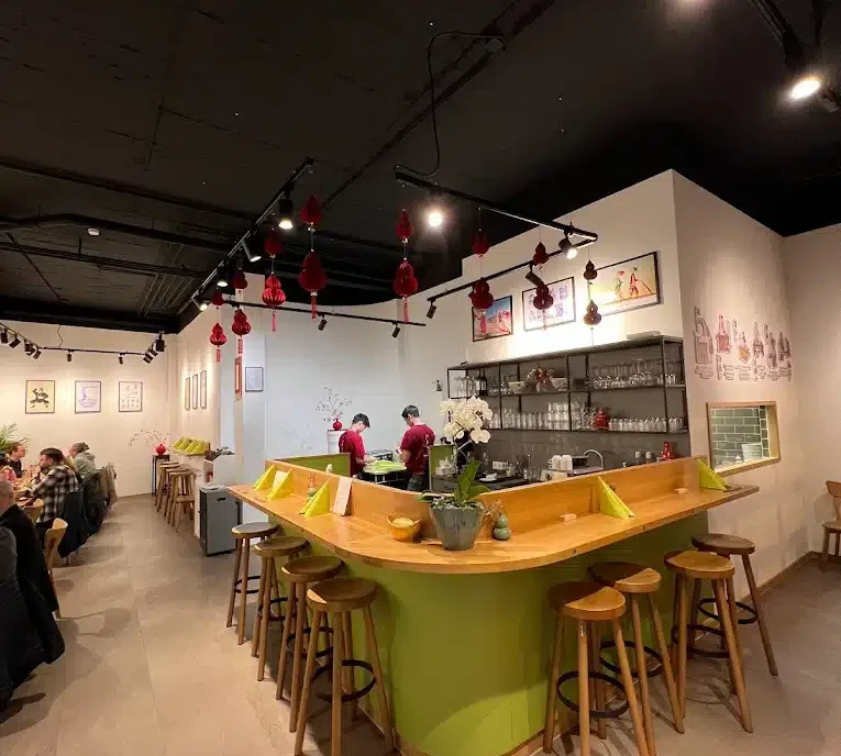 Hulu Restaurant Theke 2